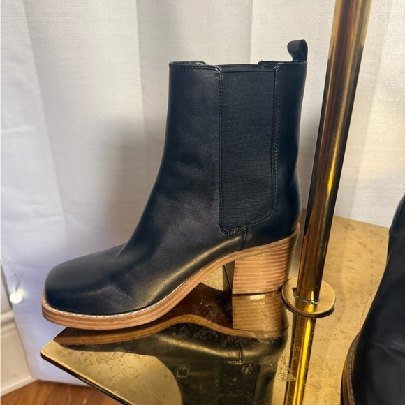 Marc Fisher Black Ankle Boots with Western Flair 6 1/2 - Picture 2 of 8